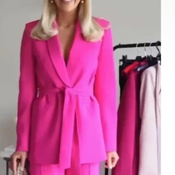 Zara XS fuchsia tuxedo collar blazer with belt. - Picture 3 of 12